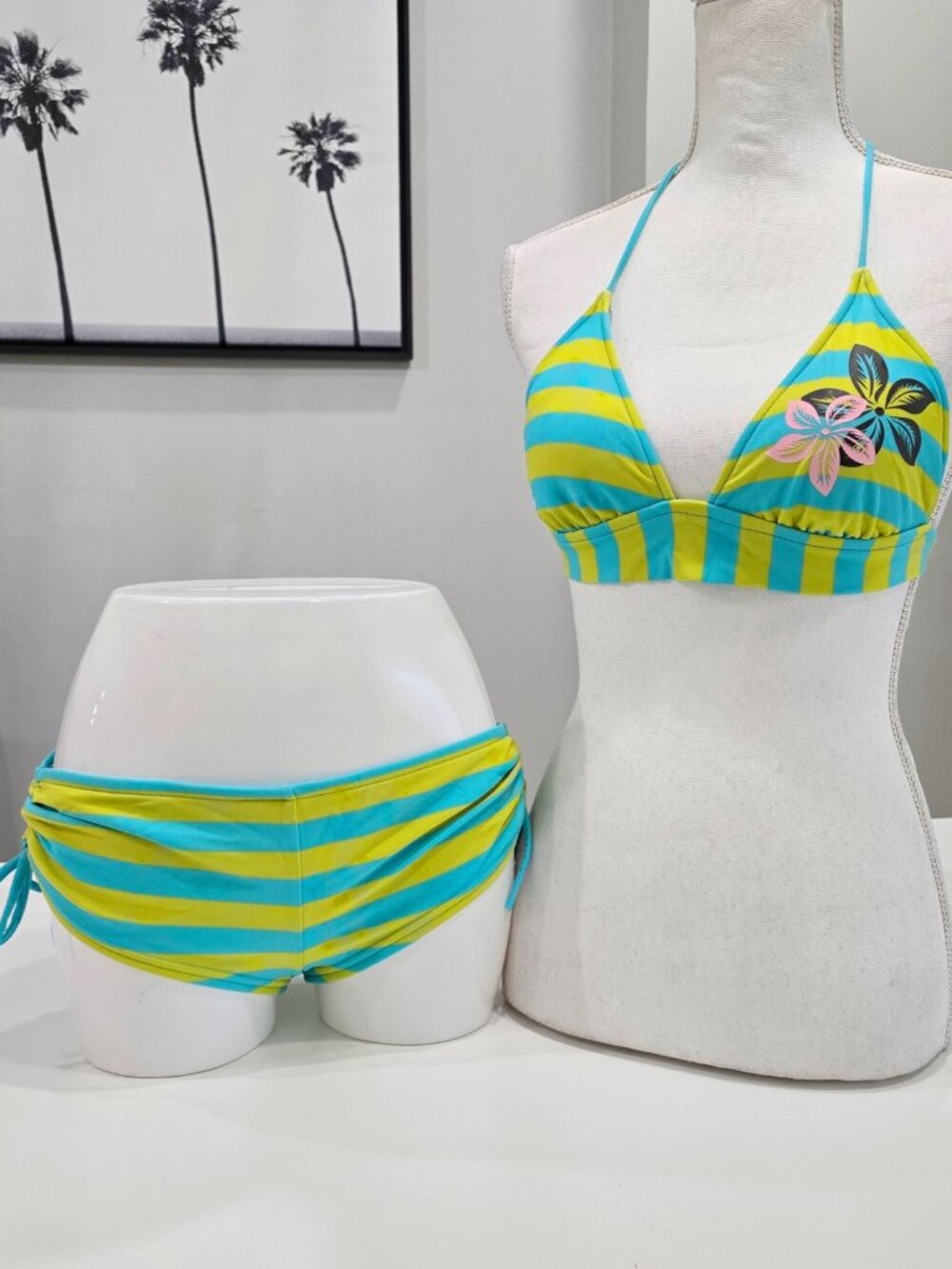 Arizona Jean Co. ✦ Yellow & Blue Striped Floral Bikini Set ✦ Halter Tie-Side M - Picture 2 of 8